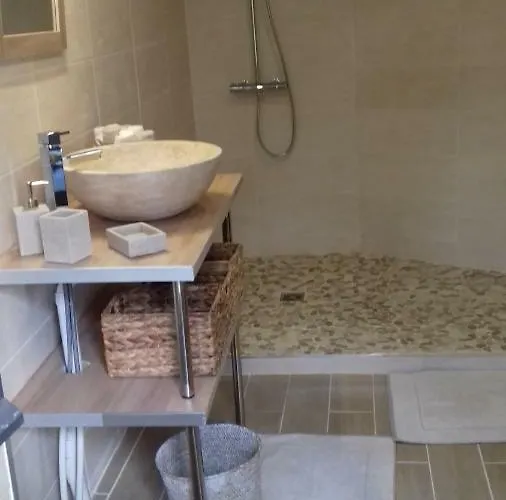 בית הארחה Le Val Daniniere Adult Only Le Mesnil-Garnier